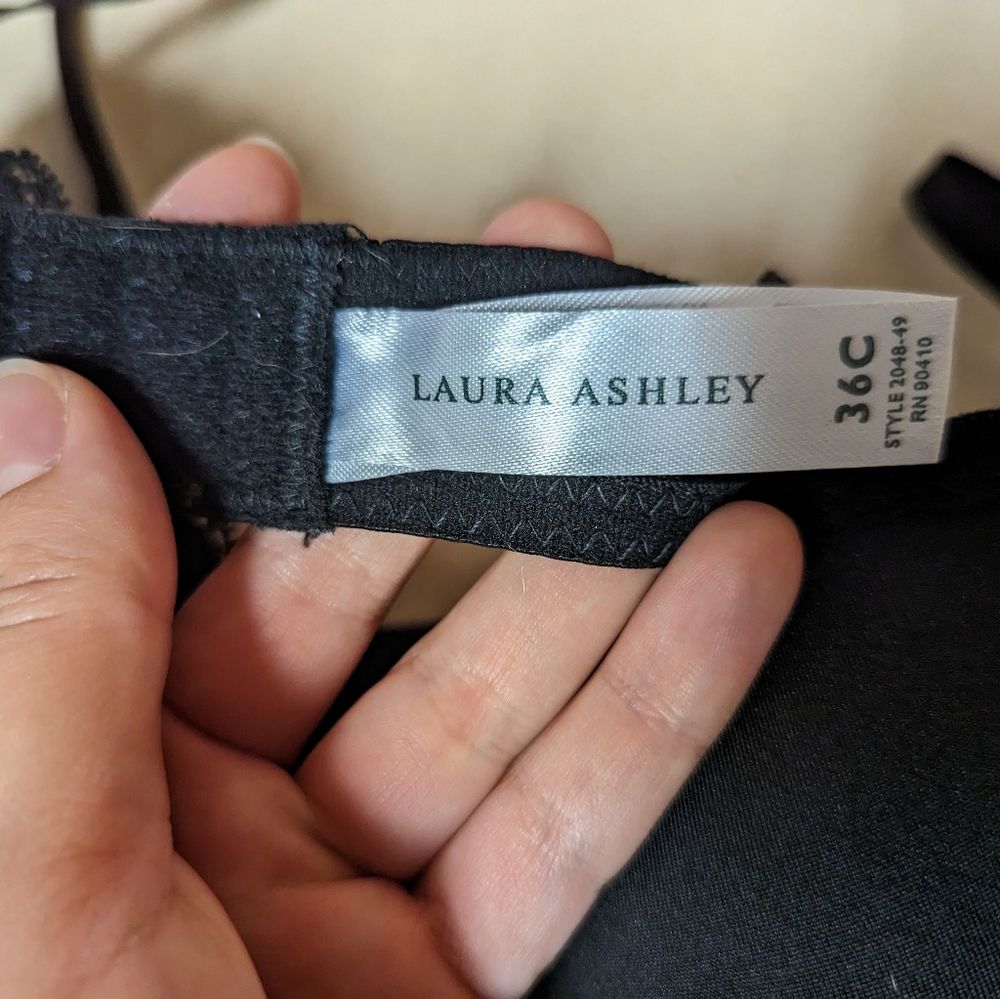 Laura Ashley 36C Black Bra - Picture 2 of 2
